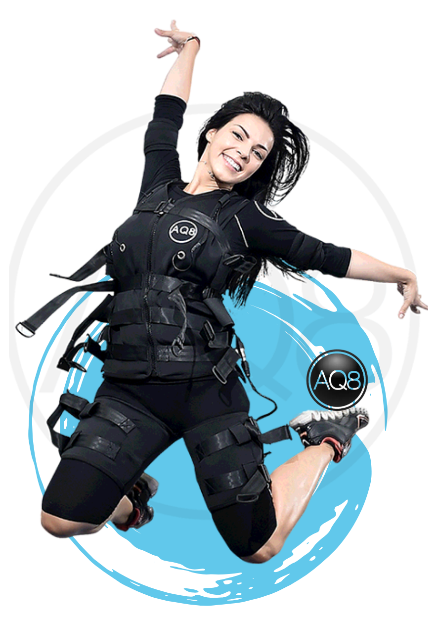 Un groupe d'athlètes utilisant l'uniforme AQ8.