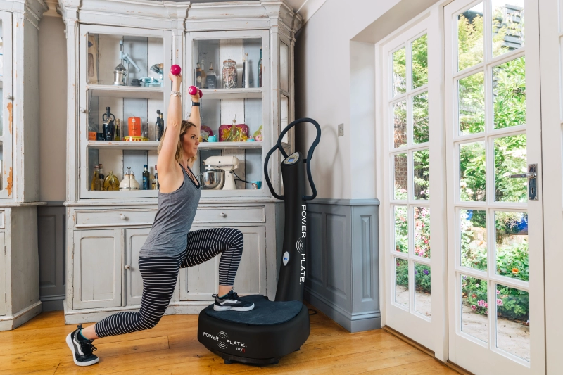 Post-Grossesse : pourquoi Power Plate & EMS AQ8 sont idéals pour retrouver votre silhouette
